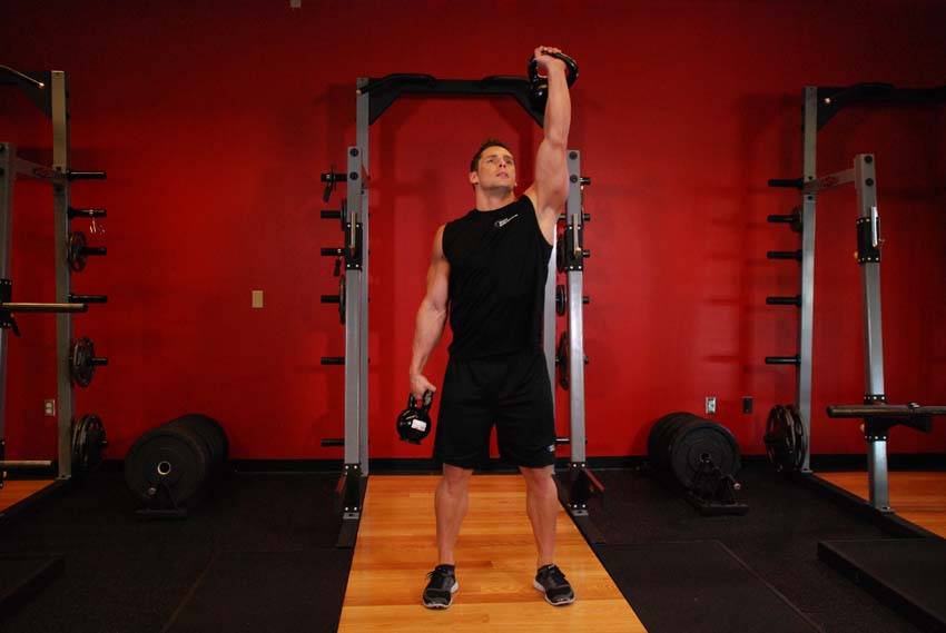 Molino de Viento con Doble Kettlebell - Posición 1