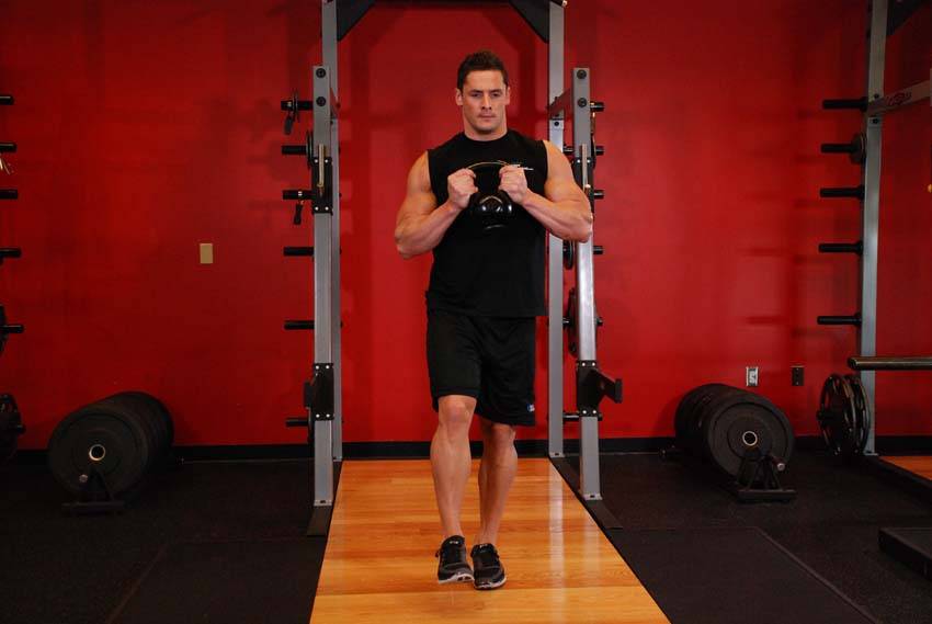 Sentadilla a una pierna con Kettlebell - Posición 1