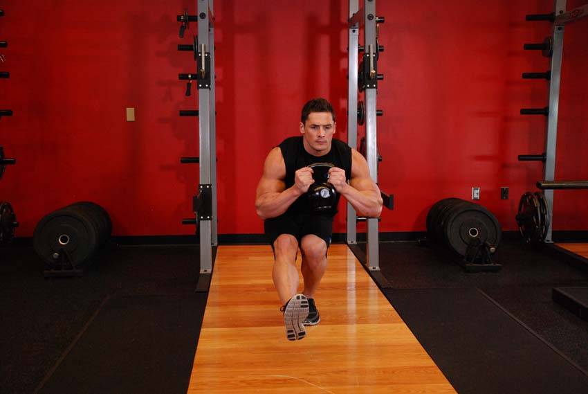 Sentadilla a una pierna con Kettlebell - Posición 2