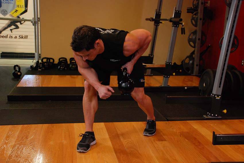 Remo con Kettlebell a un brazo - Posición 2
